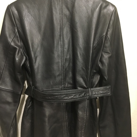 Women’s Lambskin Leather Jacket - Picture 2 of 5
